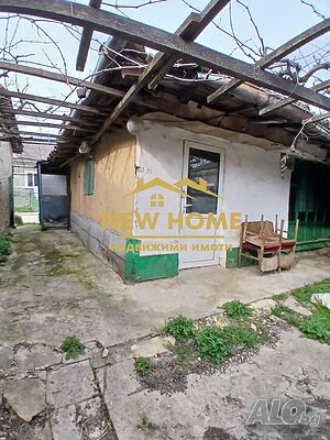 110 кв.м. парцел със стара къща по ул. ”Батак”