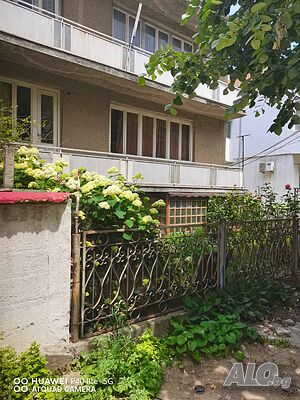Етаж от тухлено блокче с гараж - Болницата