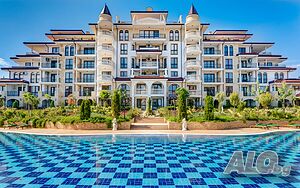 Тристаен люкс апартамент в к-кс Poseidon, Несебър