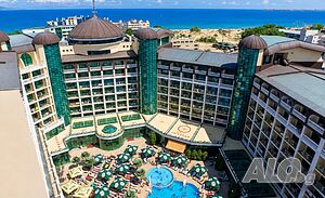 Само на метри от плажа! Двустаен апартамент в к-с Miramar Palace - Planeta Слънчев Бряг