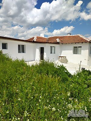 Продажба на реновирана и завършена едноетажна къща в покрайнините на Синапово, 10 км от Тополовград