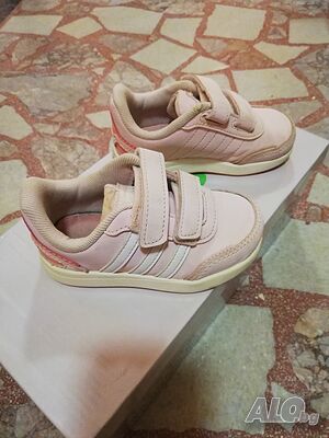 Маратонки adidas