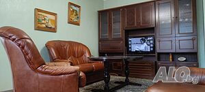 Давам под наем двустаен апартамент в центъра