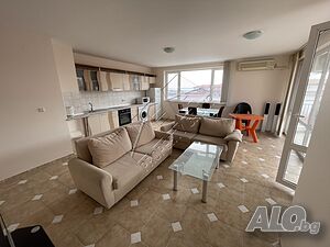 Ниа-Пропърти Груп продава тристаен апартамент с вид на море в к-к Елените