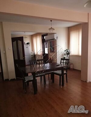 Ниа Пропърти Груп продава голям тристаен апартамент в гр. Бургас, ж.к. „Бр. Миладинови“