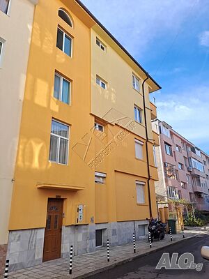 Ниа Пропърти Груп продава четириетажна фамилна къща на топ място в Поморие