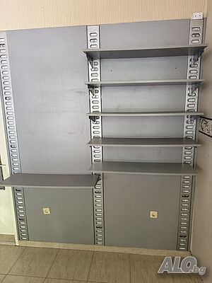 Продавам стенни стелажи