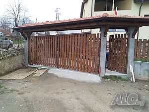 Изработвам врати и мебели от масив.