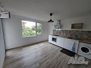 етаж от къща с. Казичене