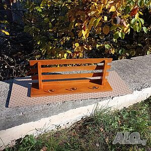 Стенна закачалка за дрехи и шапки дървена 64/24см