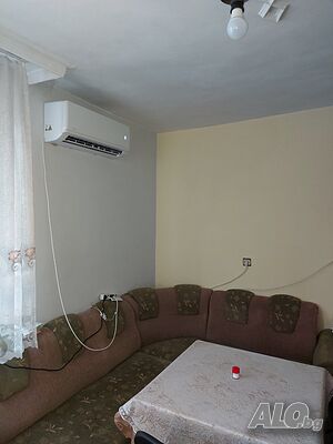 Продава първи етаж от къща в района на ИТ.