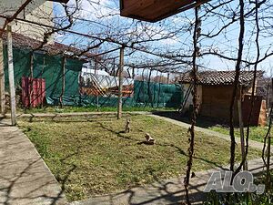 Продава къща в с. Коняво.