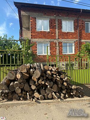 Продава къща - бизнак в село Лозно.