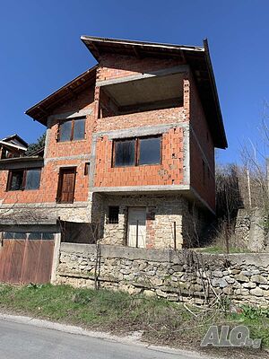 Продава къща в село Катрище.