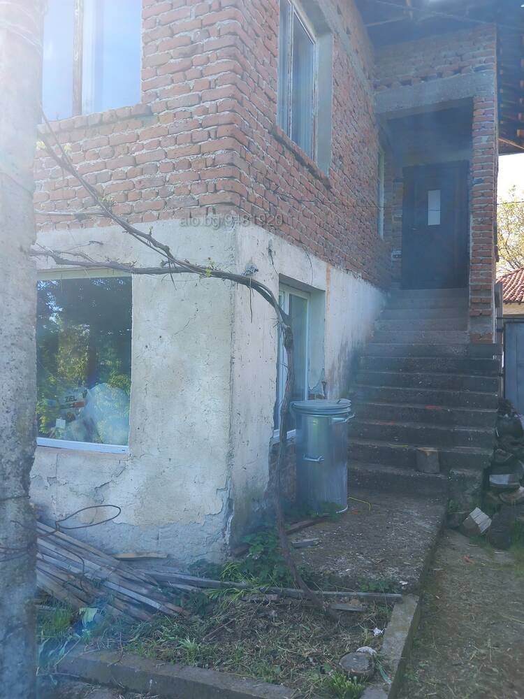 Продава къща в село Долна Гращица. Двуетажна къща 228 кв.м РЗП 1300 кв ...