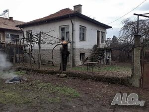 Продава къща в с. Жиленци.
