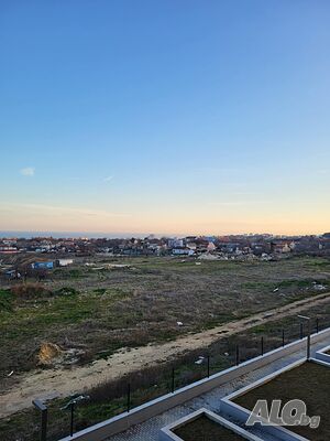 Тристаен апартамент с морска панорама