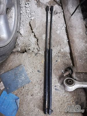 Амортисьорчета преден капак volvo v40/s40 1997г