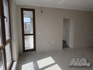 Прекрасен Двустаен Апартамент + Голяма Изба + Огромен Гараж, Включени в Цената, Обява от Собственик