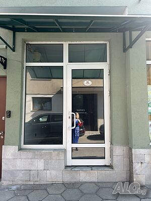 Офис/търговско помещение под наем