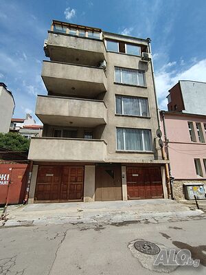 Продавам жилищна сграда Варна Център