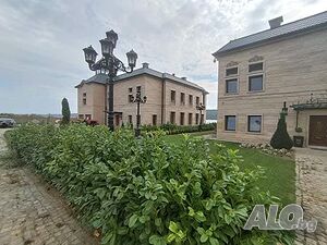 Продава се имот до град Варна Двуетажна къща 850 кв.м РЗП 1200 кв.м двор | Къщи, Вили | Разград