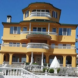 Продавам Разкошна Къща с Панорама море