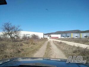Продавам парцел в Аксаково