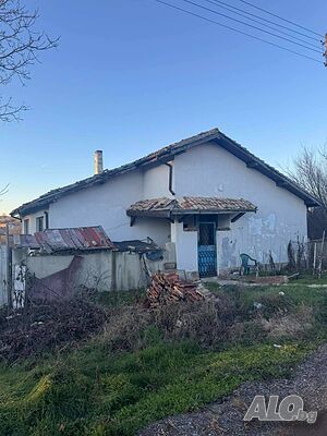 СОБСТВЕНИК продава Къща в с Николаевка общ Суворово обл Варна Двуетажна къща 214 кв.м РЗП 2160 кв.м двор | Къщи, Вили | с Николаевка общ Суворово обл Варна Варна