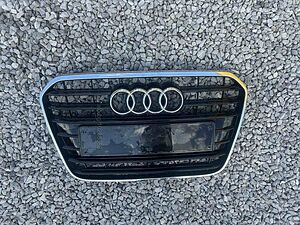 решетка с емблема Audi A6, C7 модел 2011-2018 г. #512S