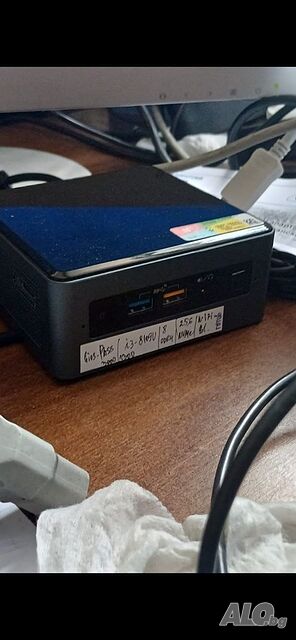 Intel NUC BoxNUC8i3BEH2 - Високопроизводителен мини компютър