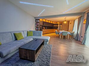 Топ имот! Продава се самостоятелна къща в широк център