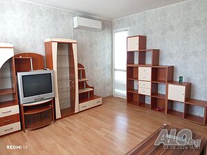 Напълно обзаведен до метростанция