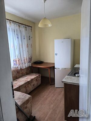 Продава 2+кухня, кв. Опълченски
