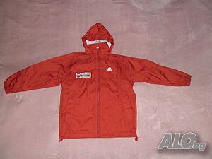 Спортно дамско яке Adidas.