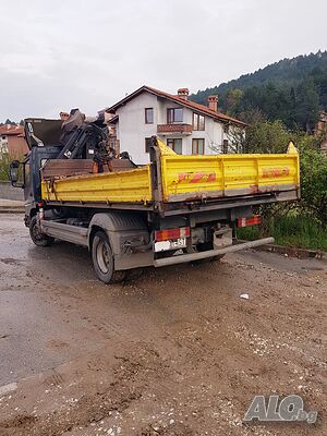 малък камион със кран