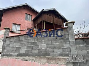 Двуетажна къща в центъра на гр. Свети Влас 245 м2, и двор 1 149 м2, 182 500 евро #30255174