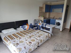2-стаен апартамент на 3-ти етаж, комплекс Аквамарин на първа линия море, гр. Обзор, България-65 кв.м..