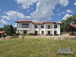 Панорамна къща с четири спални