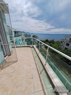 Продава се двустаен мезонет с панорамна морска гледка в Поморие.