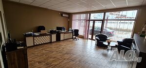 Обзаведен офис под наем от собственик