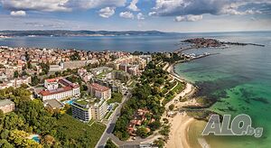 Първа линия! Апартамент на крачка от Стария град!