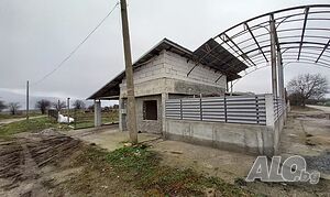 Парцел със сграда (бивша бензиностанция)