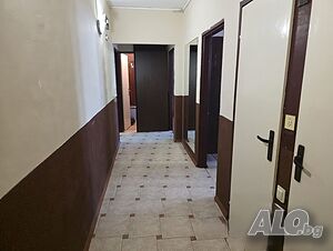 Тристаен обзаведен апартамент под наем във Варна - район Завод Дружба / Базар Левски