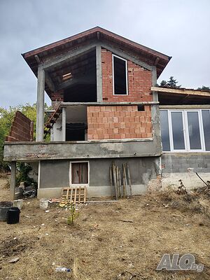 Продава се вила в Слънчева лъка Айтос Двуетажна къща 100 кв.м РЗП 2000 кв.м двор | Къщи, Вили | Слънчева лъка Айтос