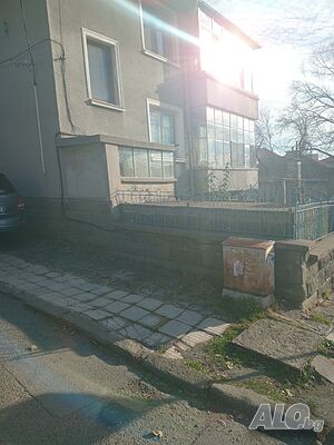 Продава се етаж от къща
