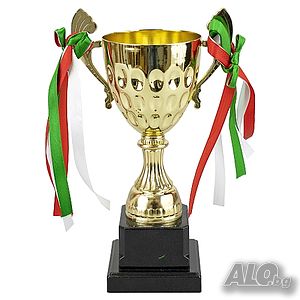 Купа 22.5 см, върху черна основа
