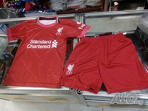 футболен екип Liverpool нов