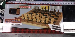 шах табла нов дървена дъска и фугури размер 30 х 30 см