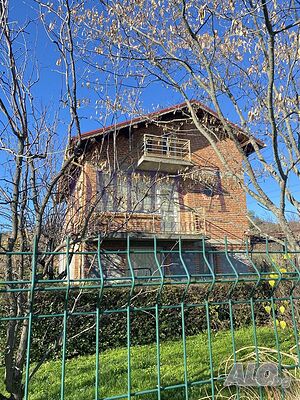 продава къща в с. Кръстевич